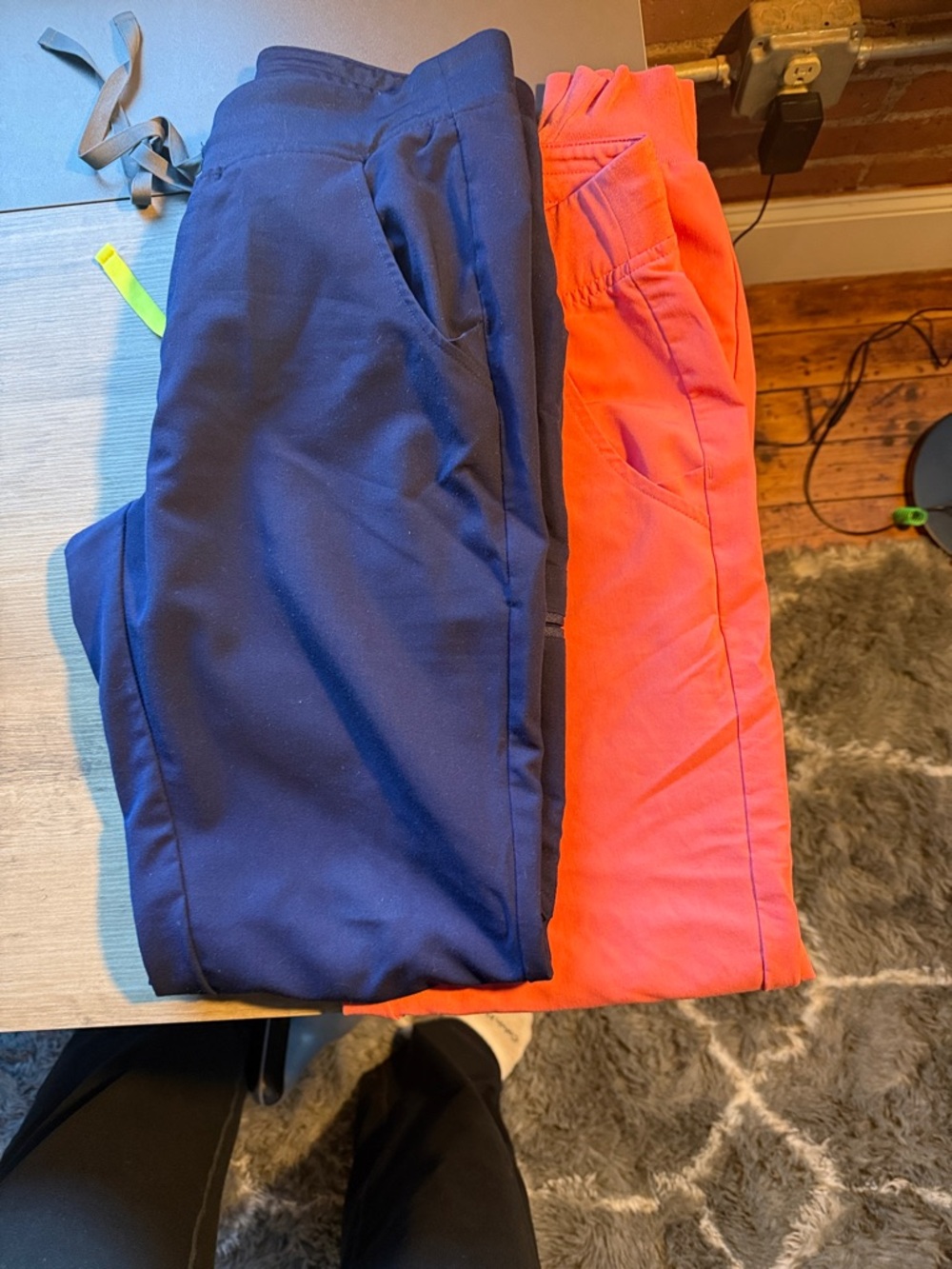 Figs Women's Contrast Jogger Pants - Navy and Coral small tall Zamora